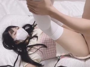 chị gái xinh đẹp hứng tình cùng anh hàng xóm